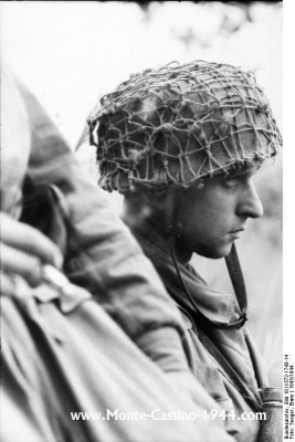 bundesarchiv_bild_101i-572-1743-14,_italien,_fallschirmjäger_monte_cassino_1944_com.jpg