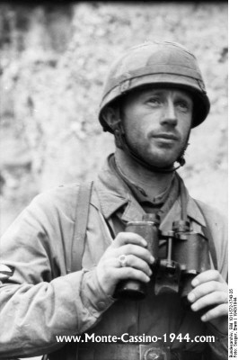 bundesarchiv_bild_101i-572-1743-25,_italien,_fallschirmjäger_monte_cassino_1944_com.jpg