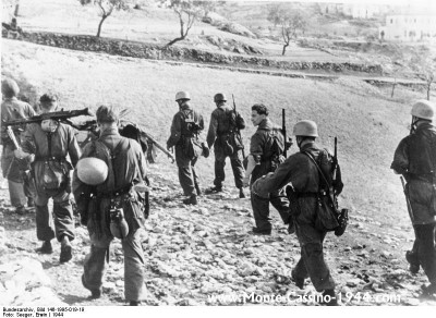 bundesarchiv_bild_146-1995-019-19,_italien,_fallschirmjäger_in_den_abruzzen_monte_cassino_1944_com.jpg